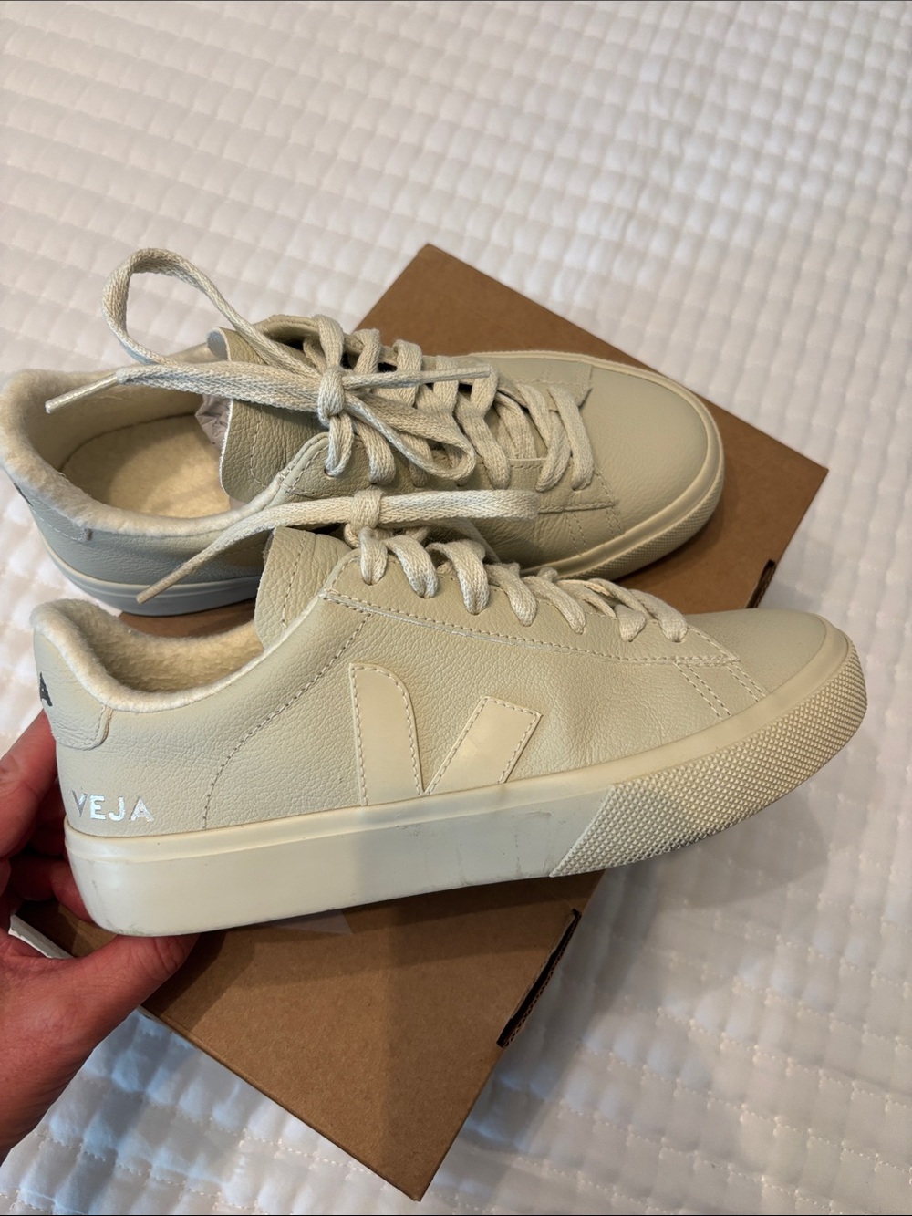 Veja Low-Top Leather Sneakers in Cream - Picture 4 of 4